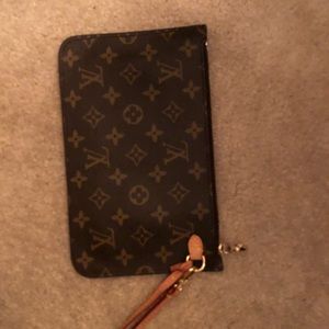 Lv pouchette